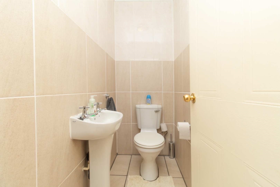3 Bedroom Property for Sale in Honeydew Manor Gauteng