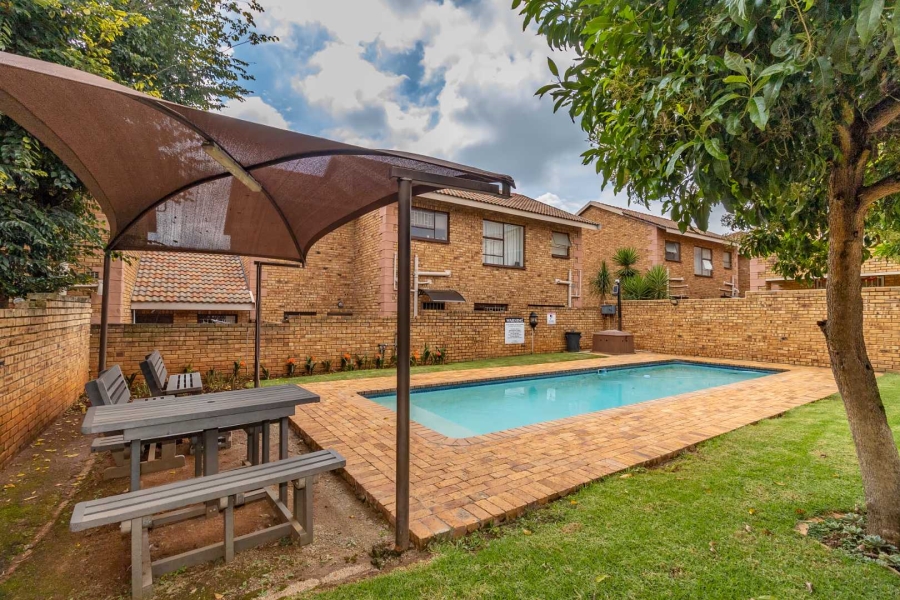 3 Bedroom Property for Sale in Honeydew Manor Gauteng