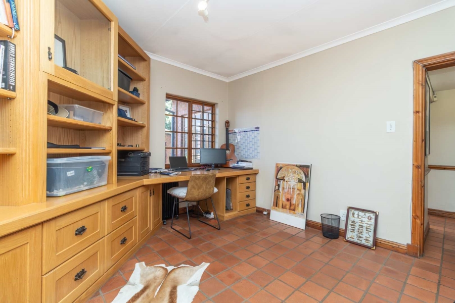 To Let 3 Bedroom Property for Rent in Linden Gauteng