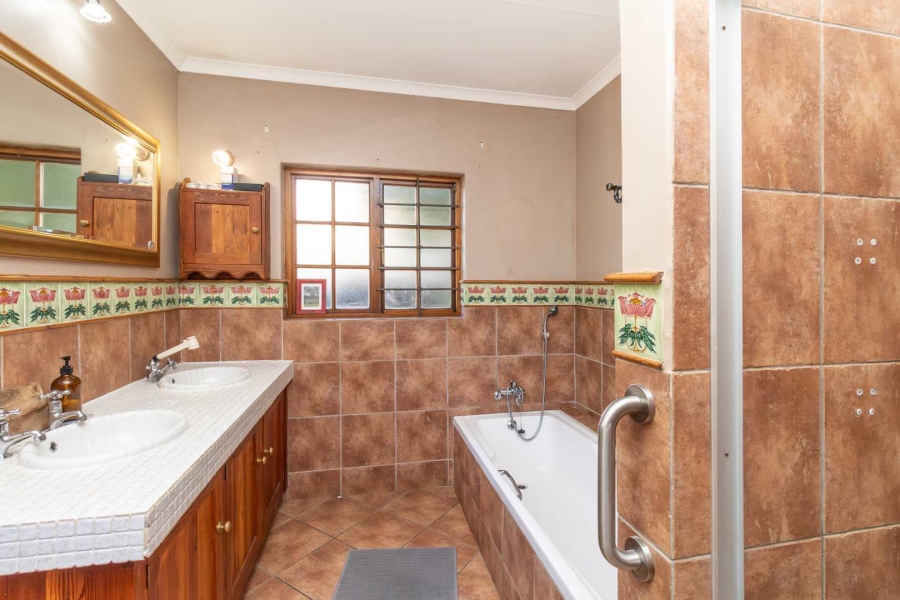 To Let 3 Bedroom Property for Rent in Linden Gauteng