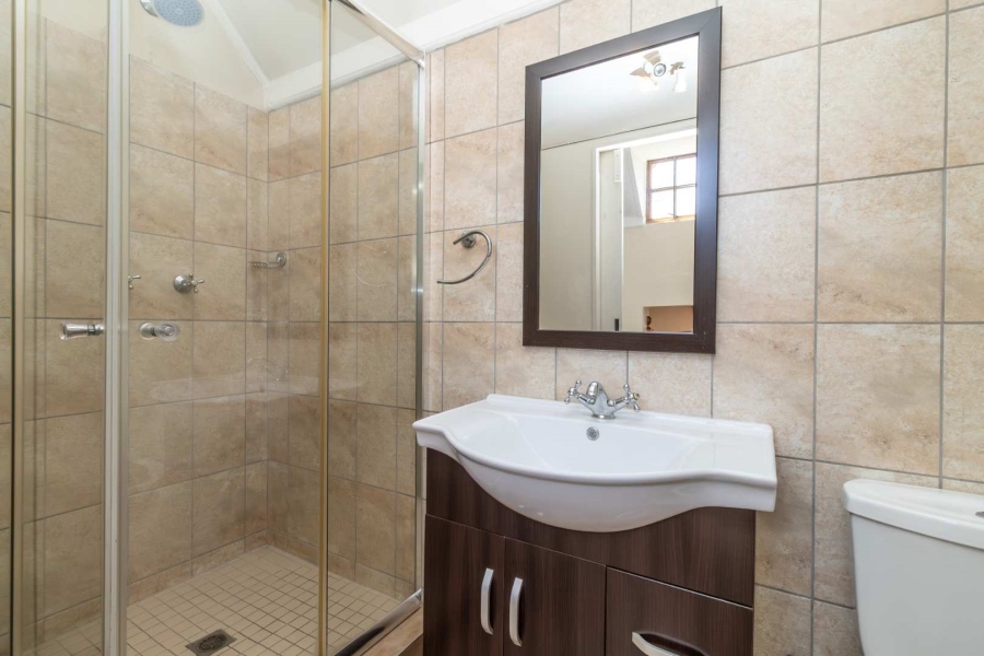 To Let 3 Bedroom Property for Rent in Linden Gauteng