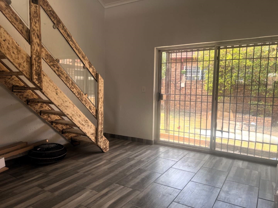3 Bedroom Property for Sale in Wilgeheuwel Gauteng