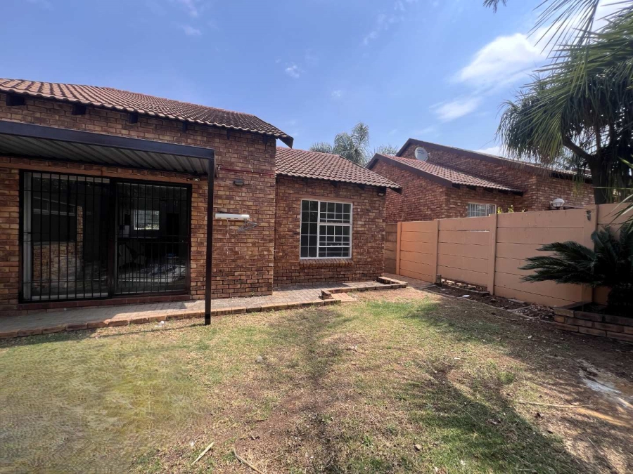 3 Bedroom Property for Sale in Wilgeheuwel Gauteng