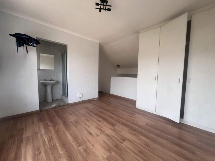 3 Bedroom Property for Sale in Wilgeheuwel Gauteng