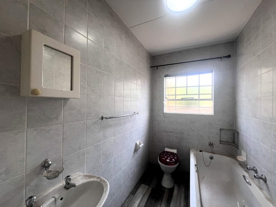 3 Bedroom Property for Sale in Wilgeheuwel Gauteng