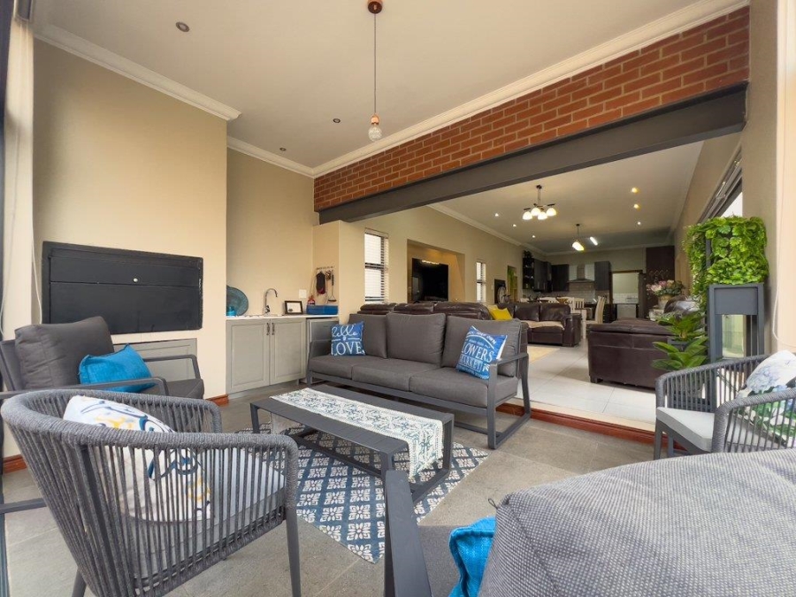 4 Bedroom Property for Sale in Midstream Ridge Gauteng
