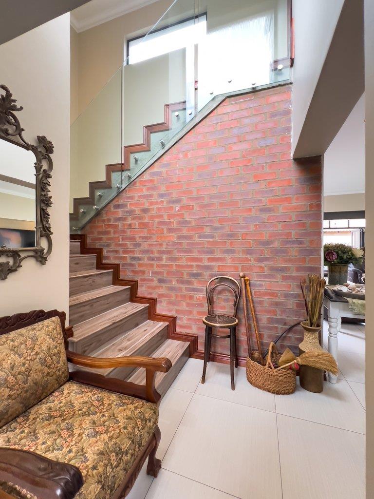 4 Bedroom Property for Sale in Midstream Ridge Gauteng