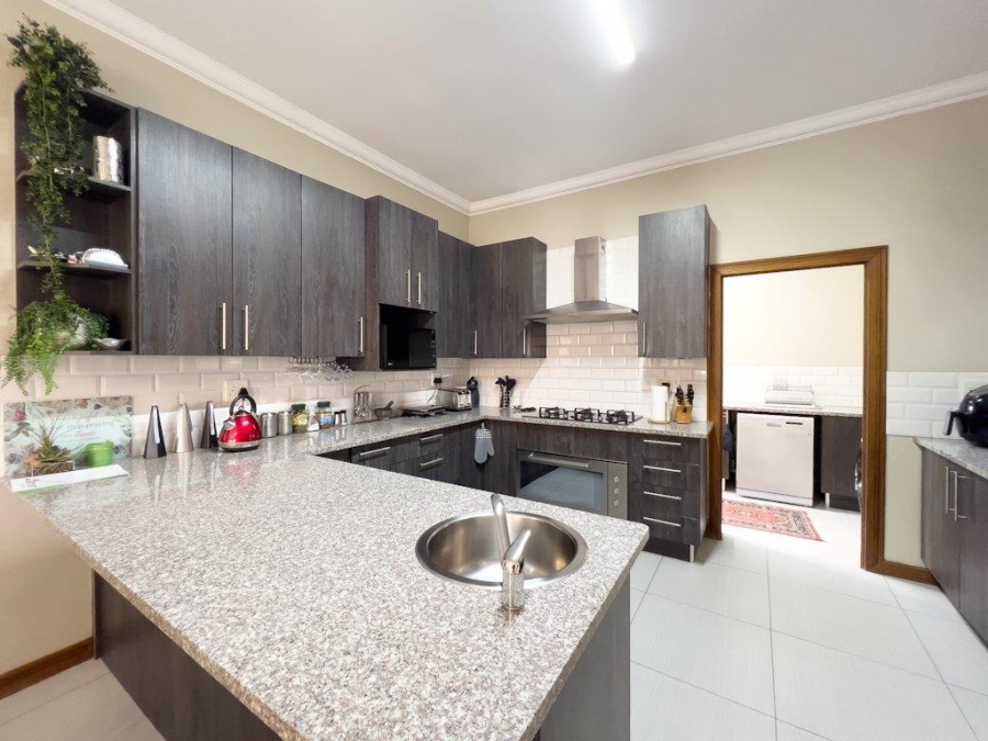 4 Bedroom Property for Sale in Midstream Ridge Gauteng