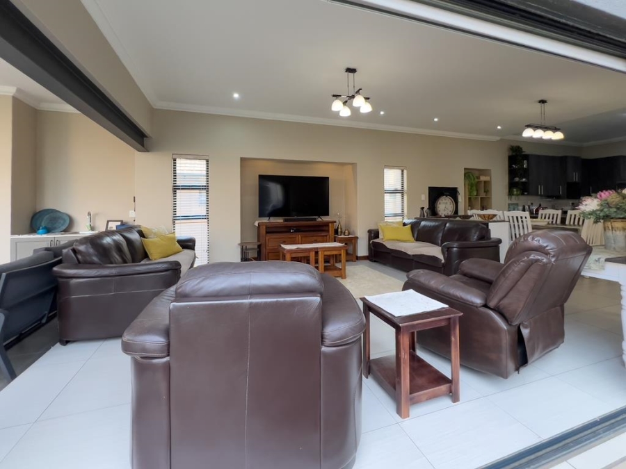 4 Bedroom Property for Sale in Midstream Ridge Gauteng