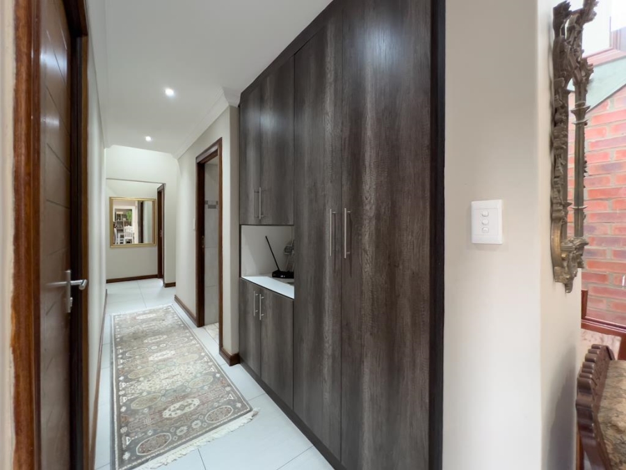 4 Bedroom Property for Sale in Midstream Ridge Gauteng