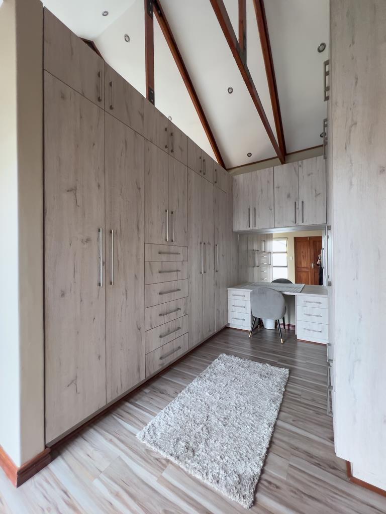 4 Bedroom Property for Sale in Midstream Ridge Gauteng