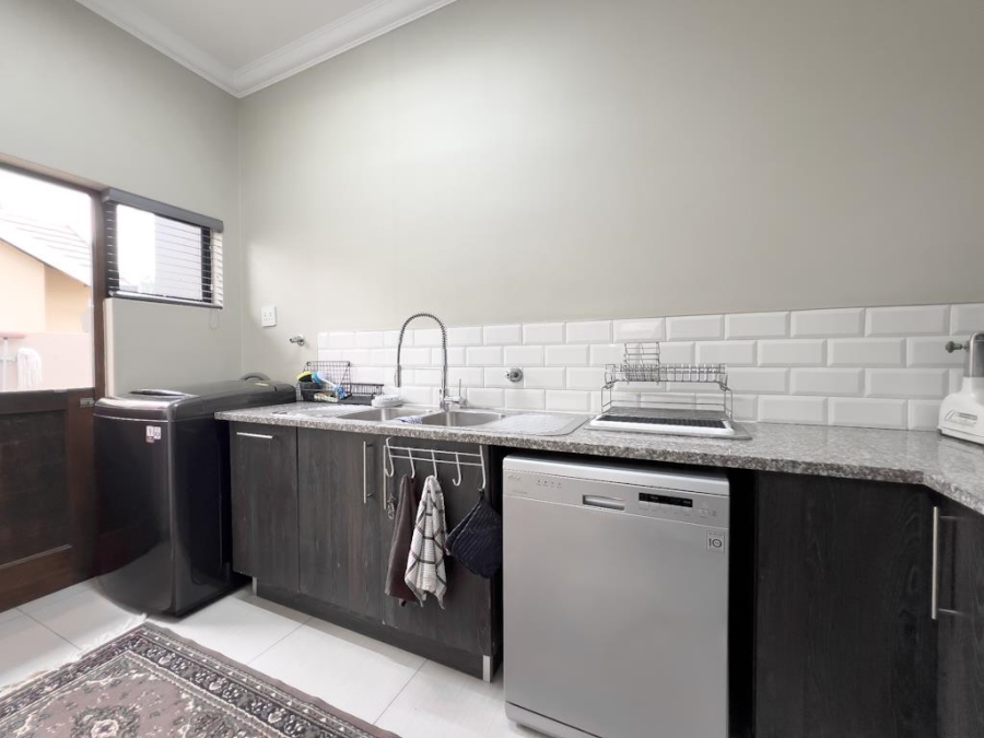 4 Bedroom Property for Sale in Midstream Ridge Gauteng