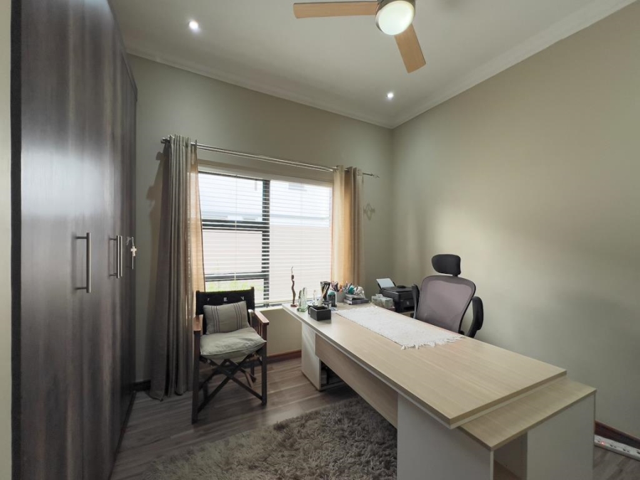 4 Bedroom Property for Sale in Midstream Ridge Gauteng