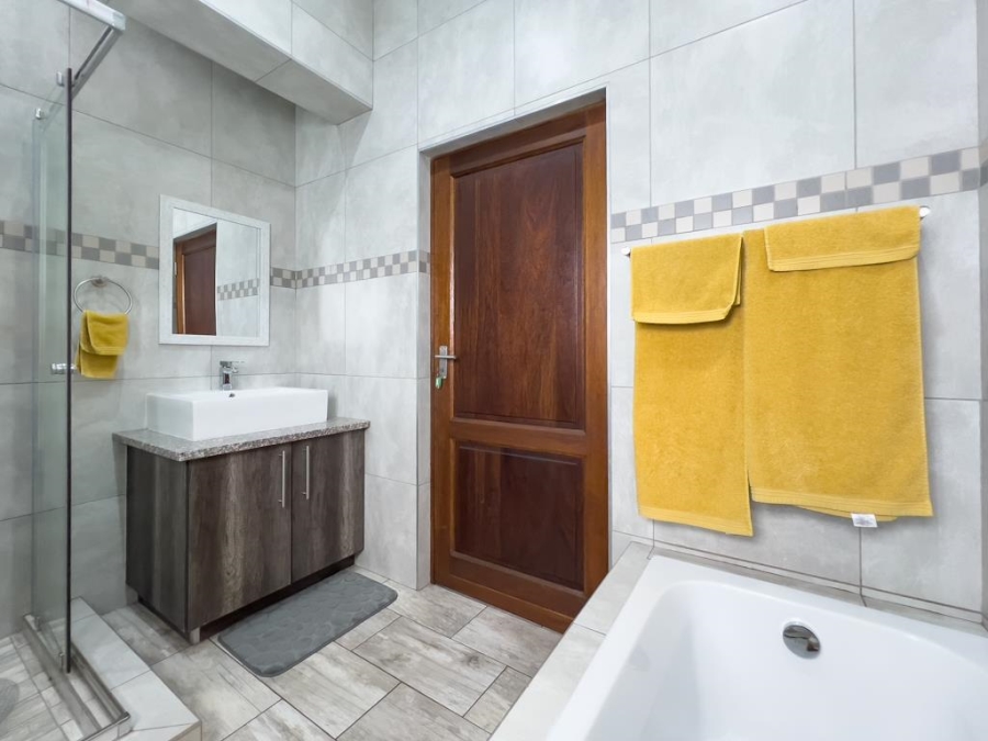 4 Bedroom Property for Sale in Midstream Ridge Gauteng