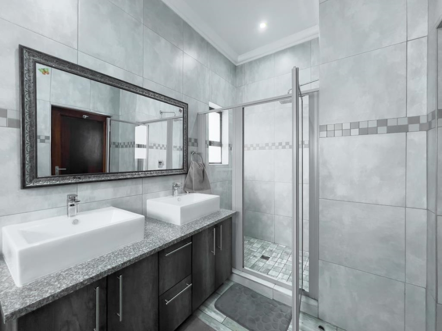 4 Bedroom Property for Sale in Midstream Ridge Gauteng