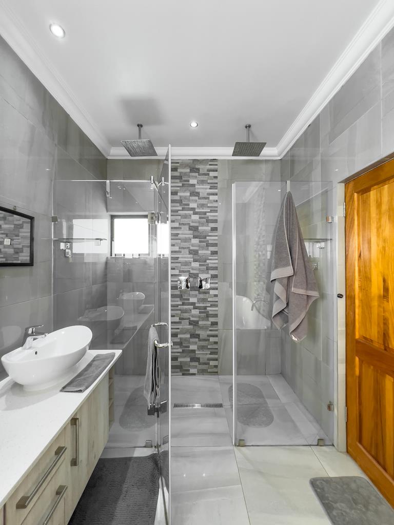 4 Bedroom Property for Sale in Midstream Ridge Gauteng