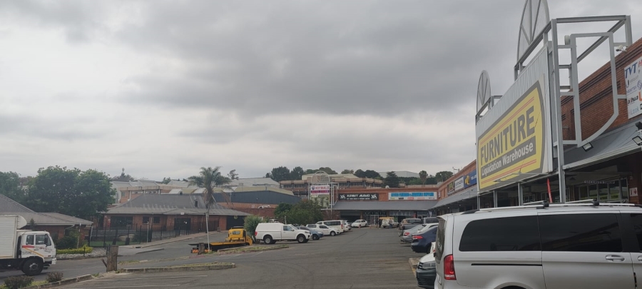 To Let commercial Property for Rent in Halfway House Gauteng