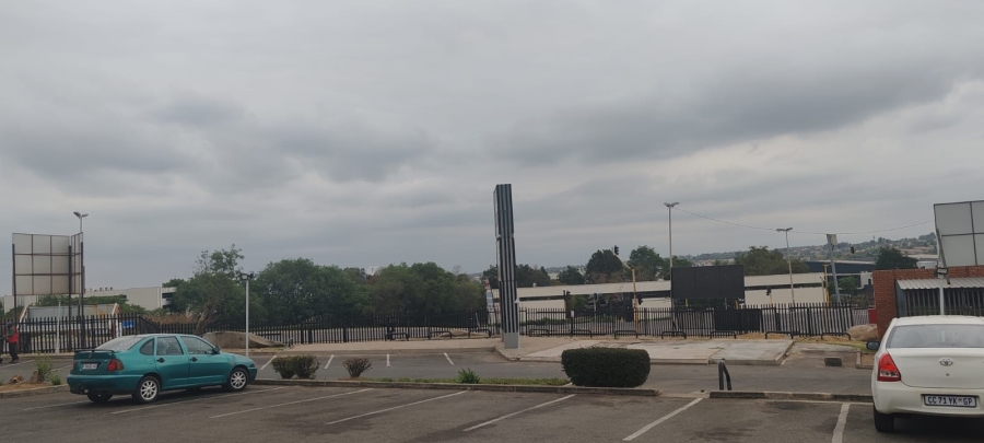 To Let commercial Property for Rent in Halfway House Gauteng