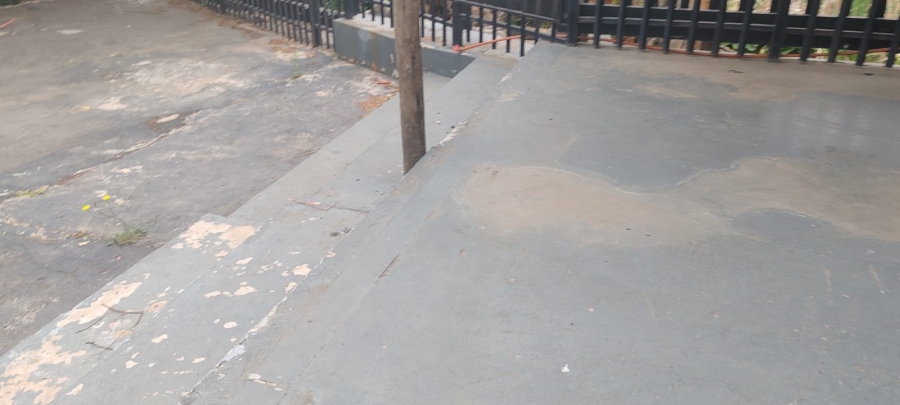 To Let commercial Property for Rent in Halfway House Gauteng