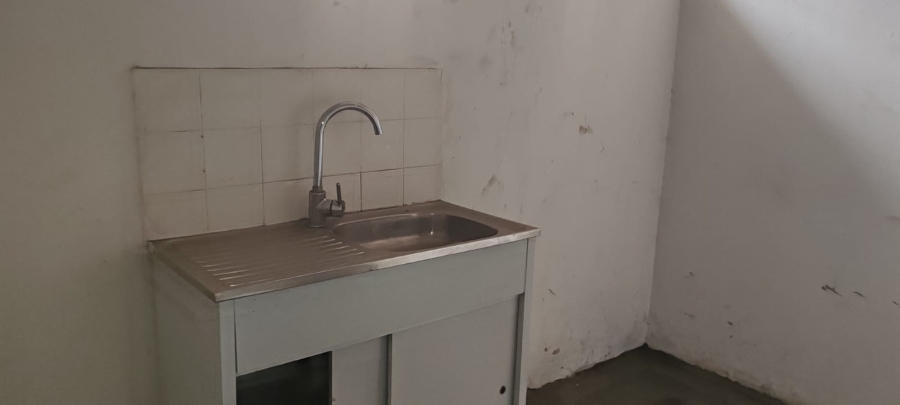 To Let commercial Property for Rent in Halfway House Gauteng