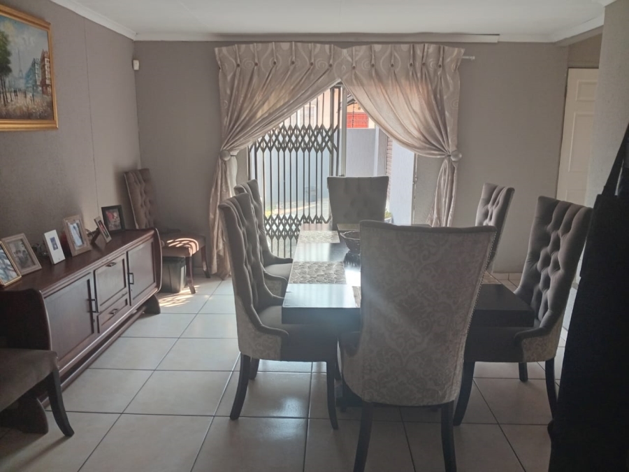 3 Bedroom Property for Sale in Alveda Park Gauteng