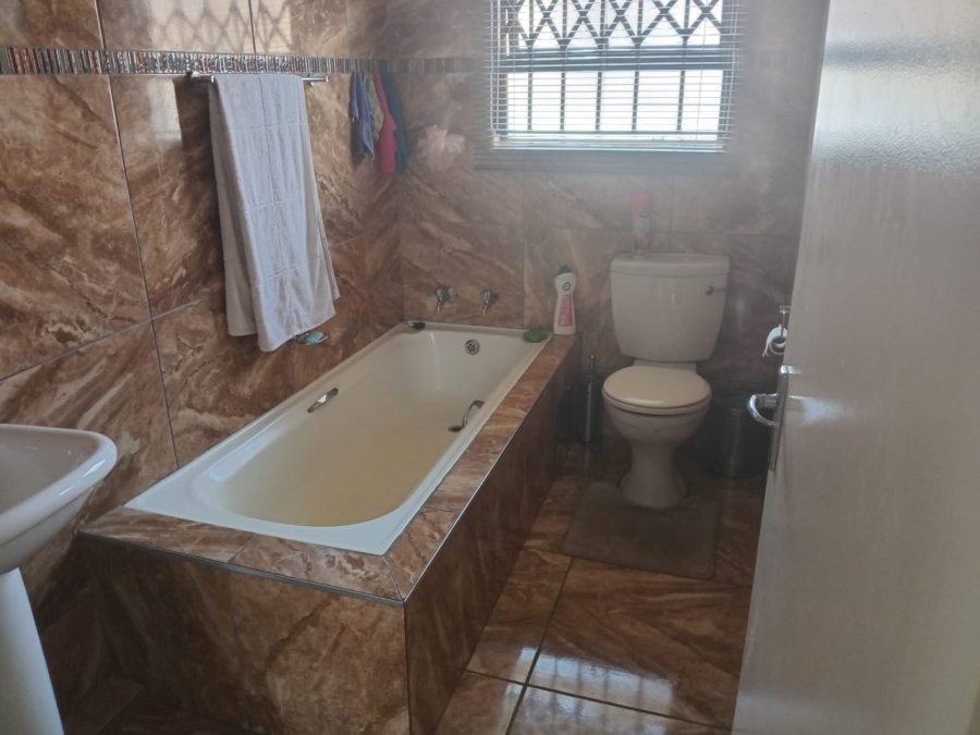 3 Bedroom Property for Sale in Alveda Park Gauteng