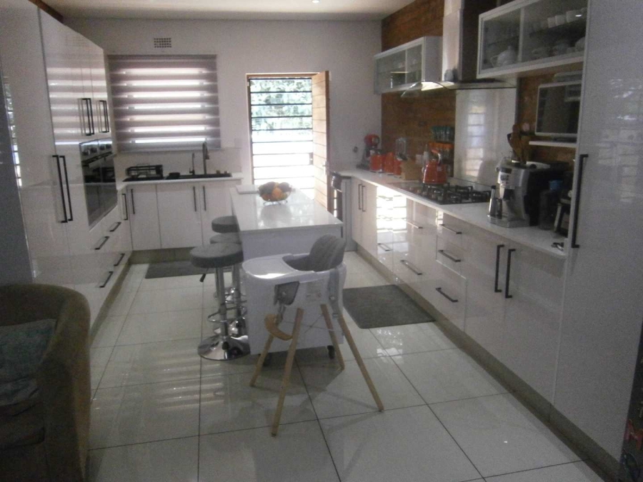 4 Bedroom Property for Sale in Brackenhurst Gauteng