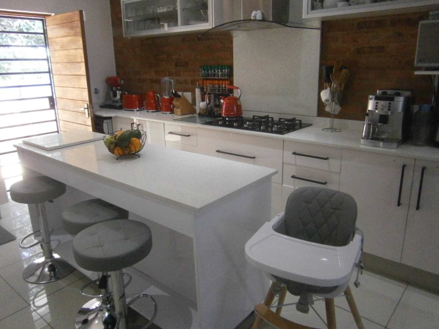 4 Bedroom Property for Sale in Brackenhurst Gauteng