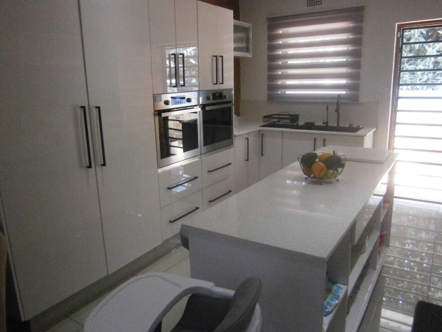 4 Bedroom Property for Sale in Brackenhurst Gauteng