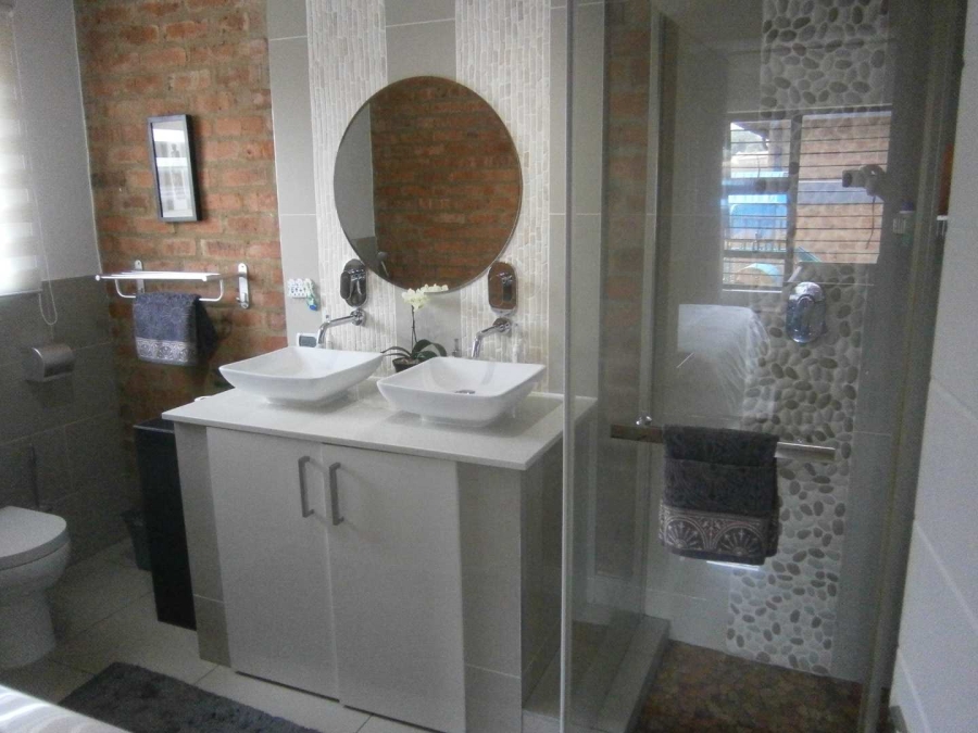 4 Bedroom Property for Sale in Brackenhurst Gauteng