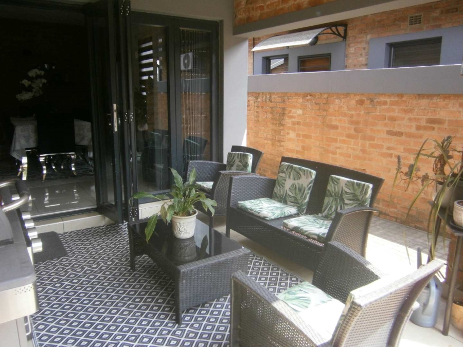 4 Bedroom Property for Sale in Brackenhurst Gauteng