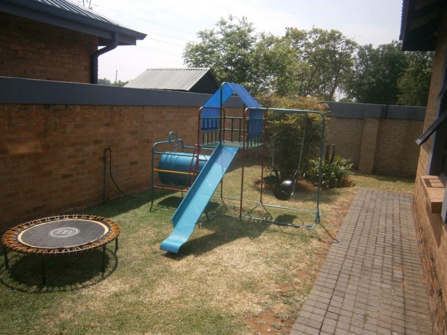4 Bedroom Property for Sale in Brackenhurst Gauteng