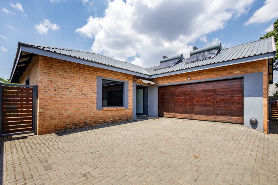 4 Bedroom Property for Sale in Brackenhurst Gauteng