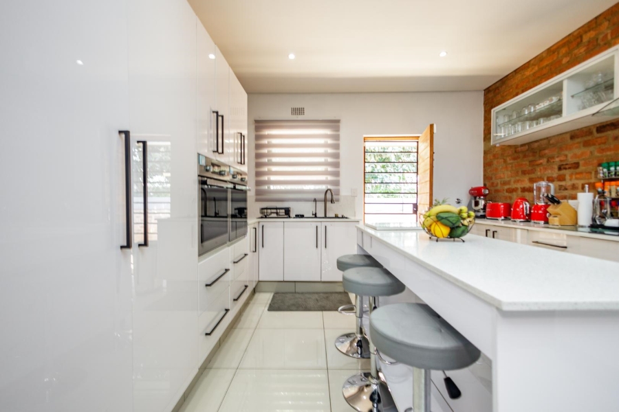 4 Bedroom Property for Sale in Brackenhurst Gauteng