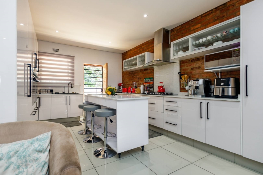 4 Bedroom Property for Sale in Brackenhurst Gauteng