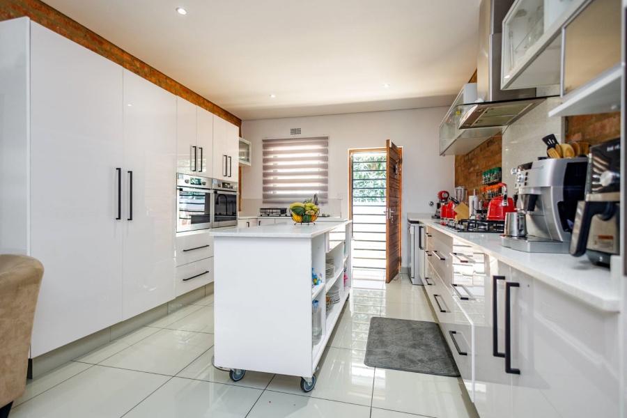 4 Bedroom Property for Sale in Brackenhurst Gauteng