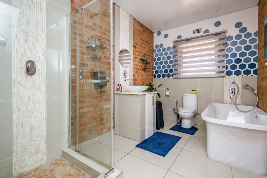 4 Bedroom Property for Sale in Brackenhurst Gauteng