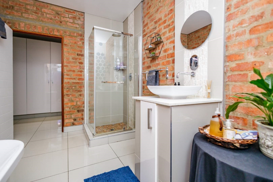 4 Bedroom Property for Sale in Brackenhurst Gauteng