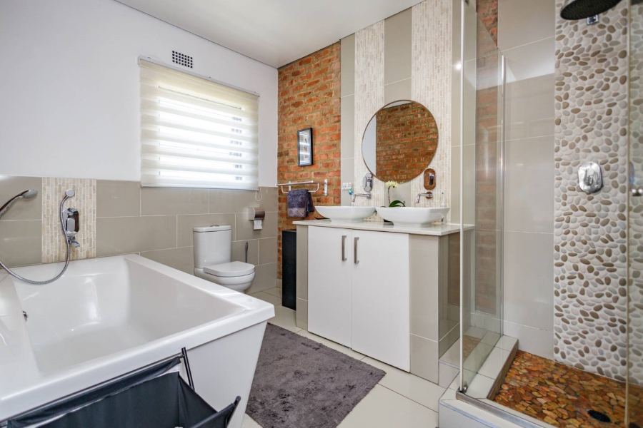 4 Bedroom Property for Sale in Brackenhurst Gauteng