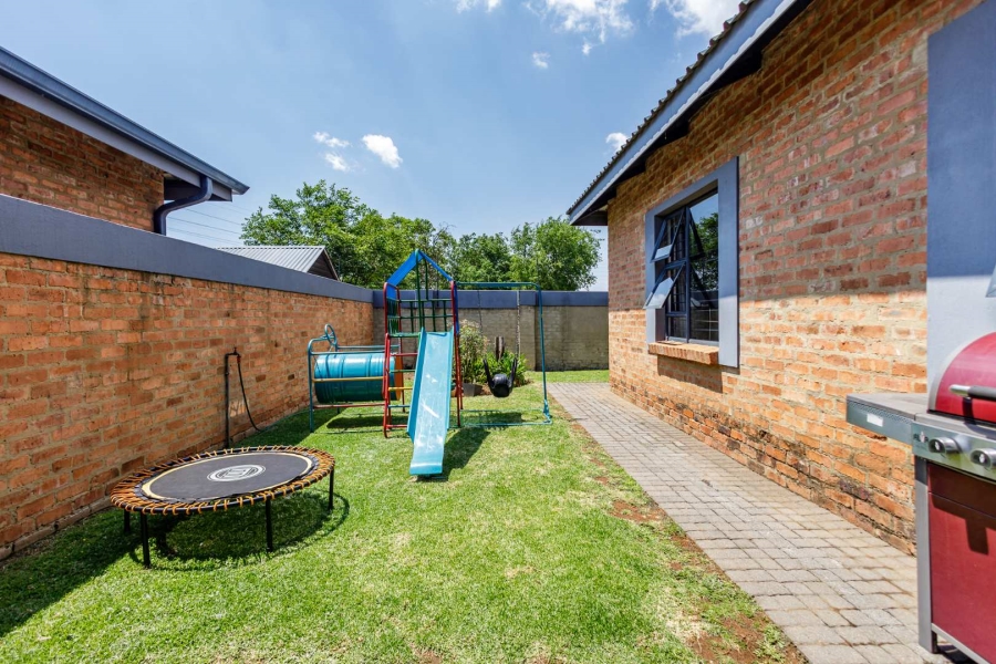 4 Bedroom Property for Sale in Brackenhurst Gauteng
