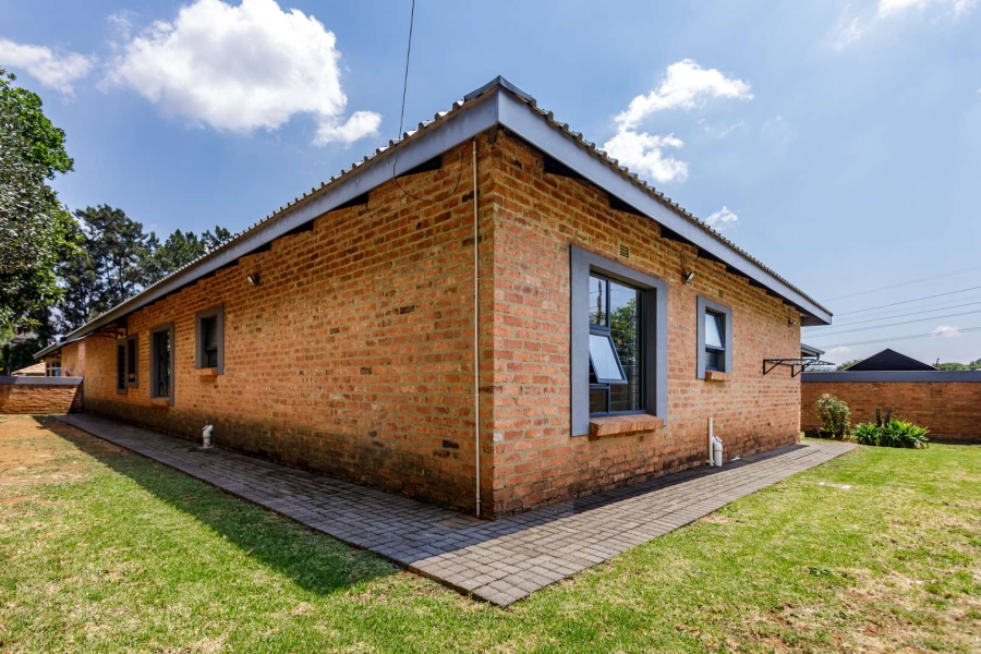 4 Bedroom Property for Sale in Brackenhurst Gauteng