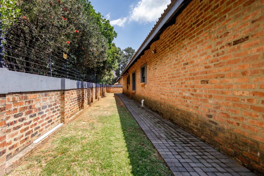 4 Bedroom Property for Sale in Brackenhurst Gauteng