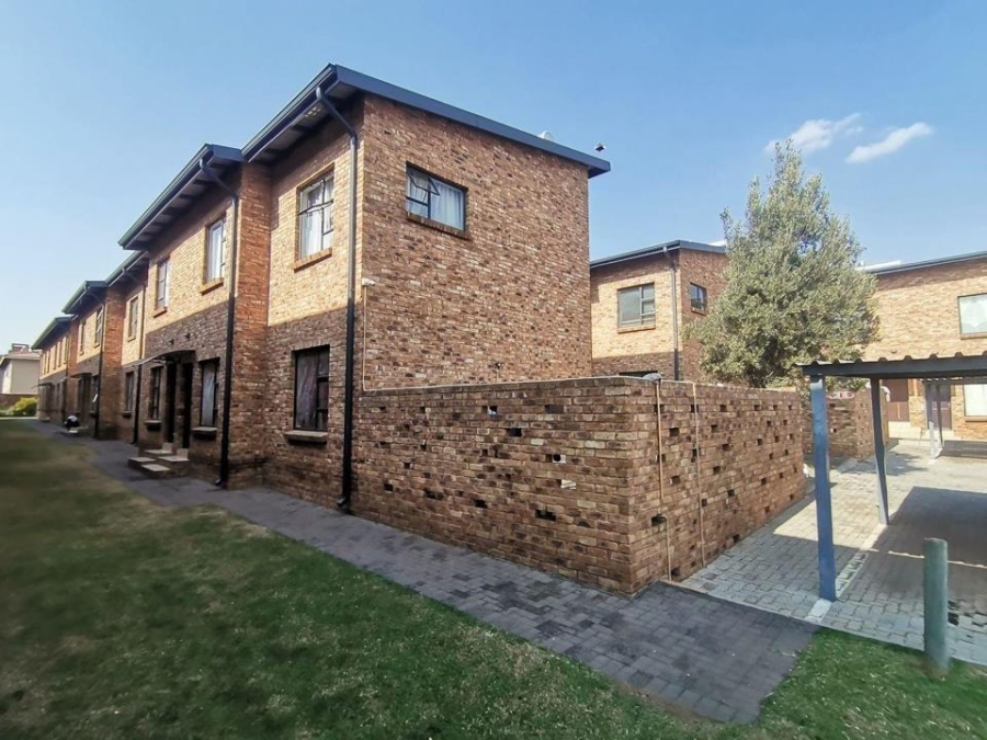 3 Bedroom Property for Sale in Albertsdal Gauteng