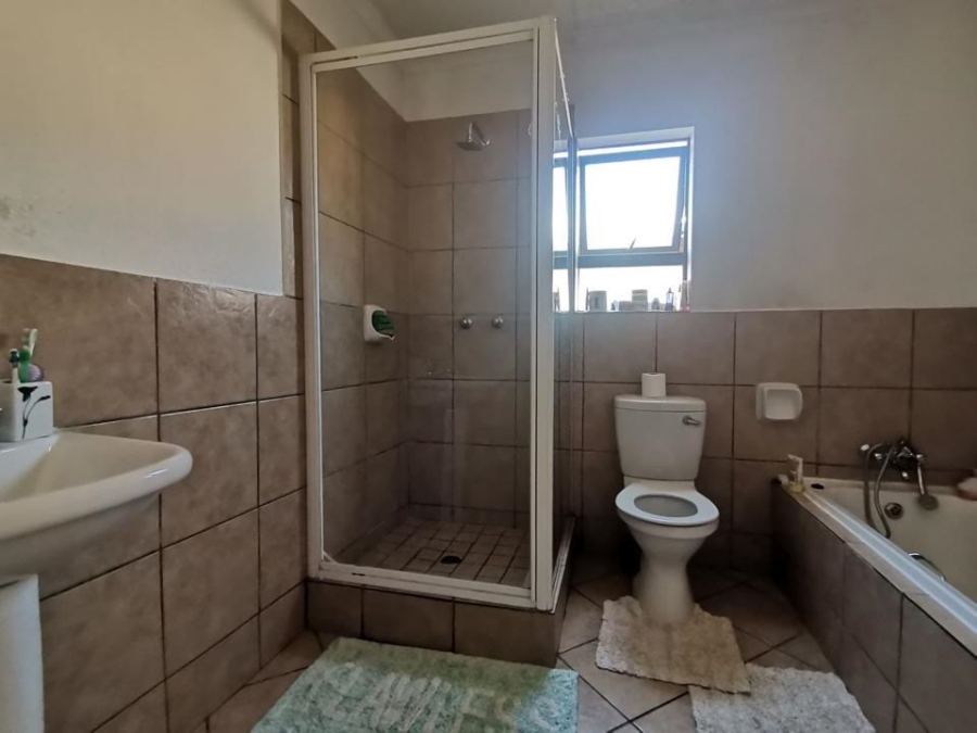 3 Bedroom Property for Sale in Albertsdal Gauteng