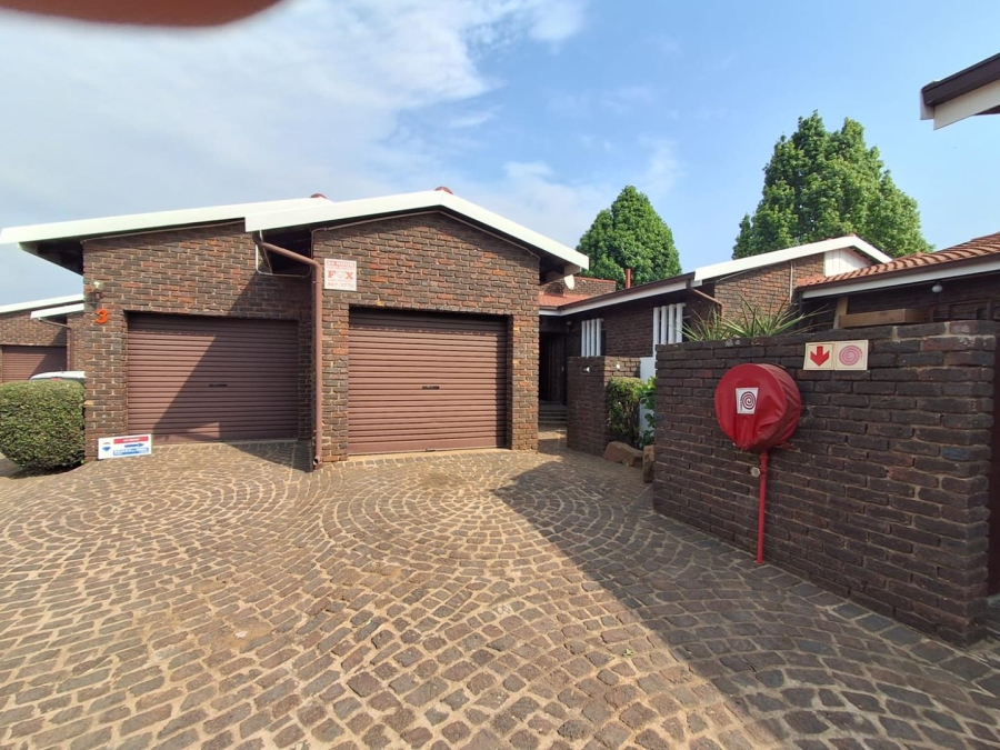 3 Bedroom Property for Sale in Brackenhurst Gauteng