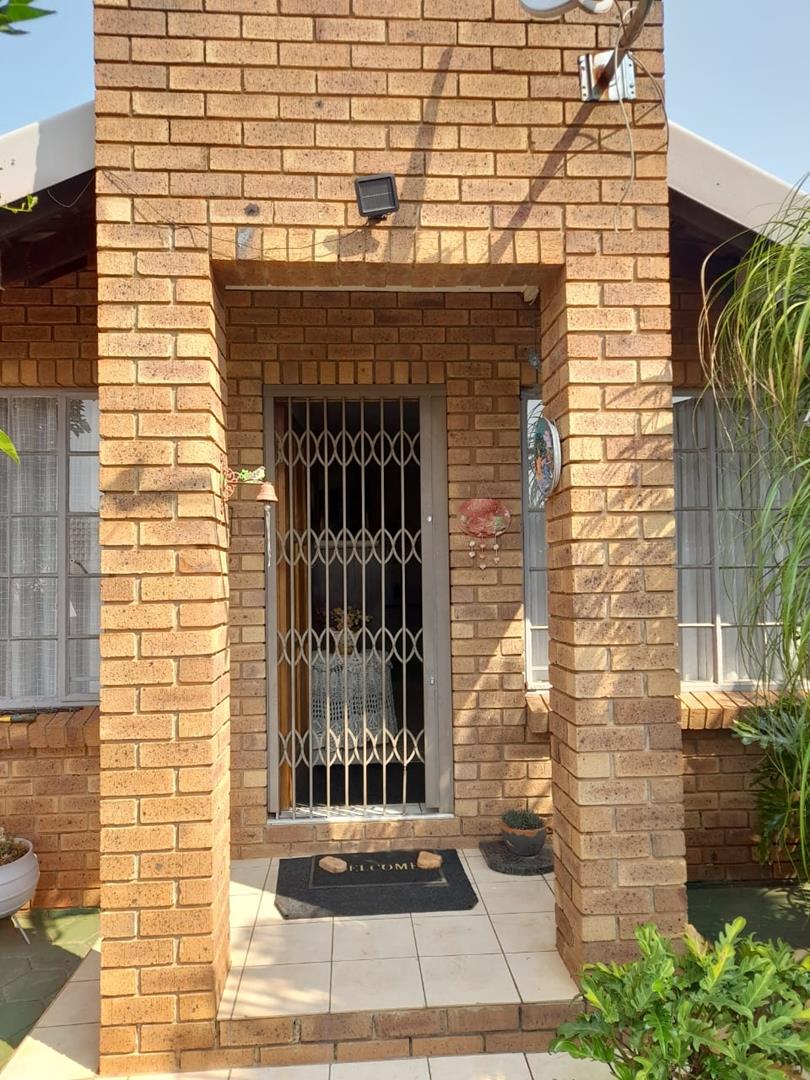 2 Bedroom Property for Sale in Theresa Park Gauteng