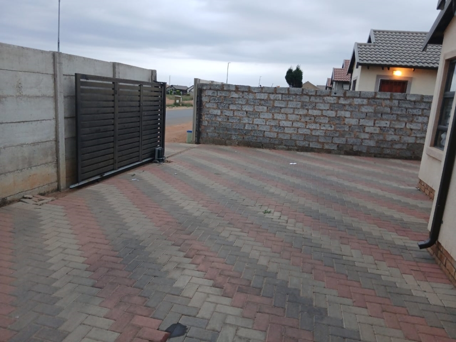 2 Bedroom Property for Sale in Alliance Gauteng