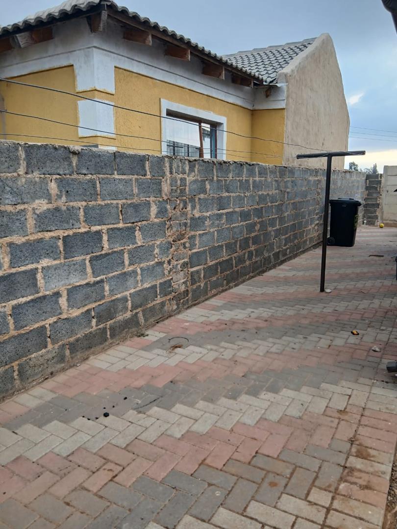 2 Bedroom Property for Sale in Alliance Gauteng
