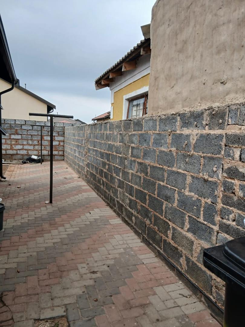 2 Bedroom Property for Sale in Alliance Gauteng