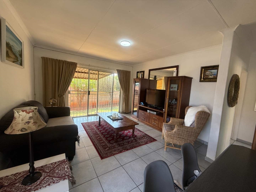 To Let 2 Bedroom Property for Rent in Weltevreden Park Gauteng